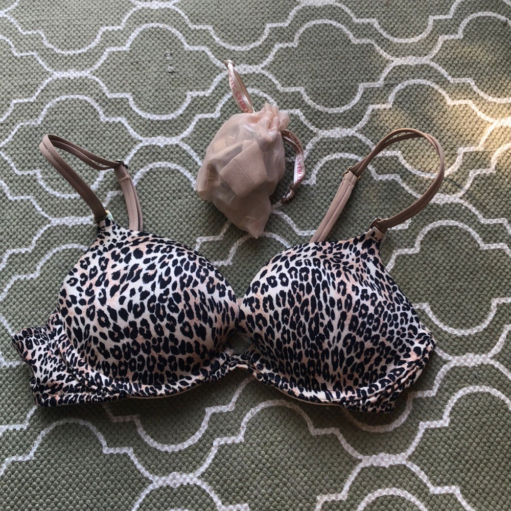 Victoria’s Secret Very Sexy Bra with accessories